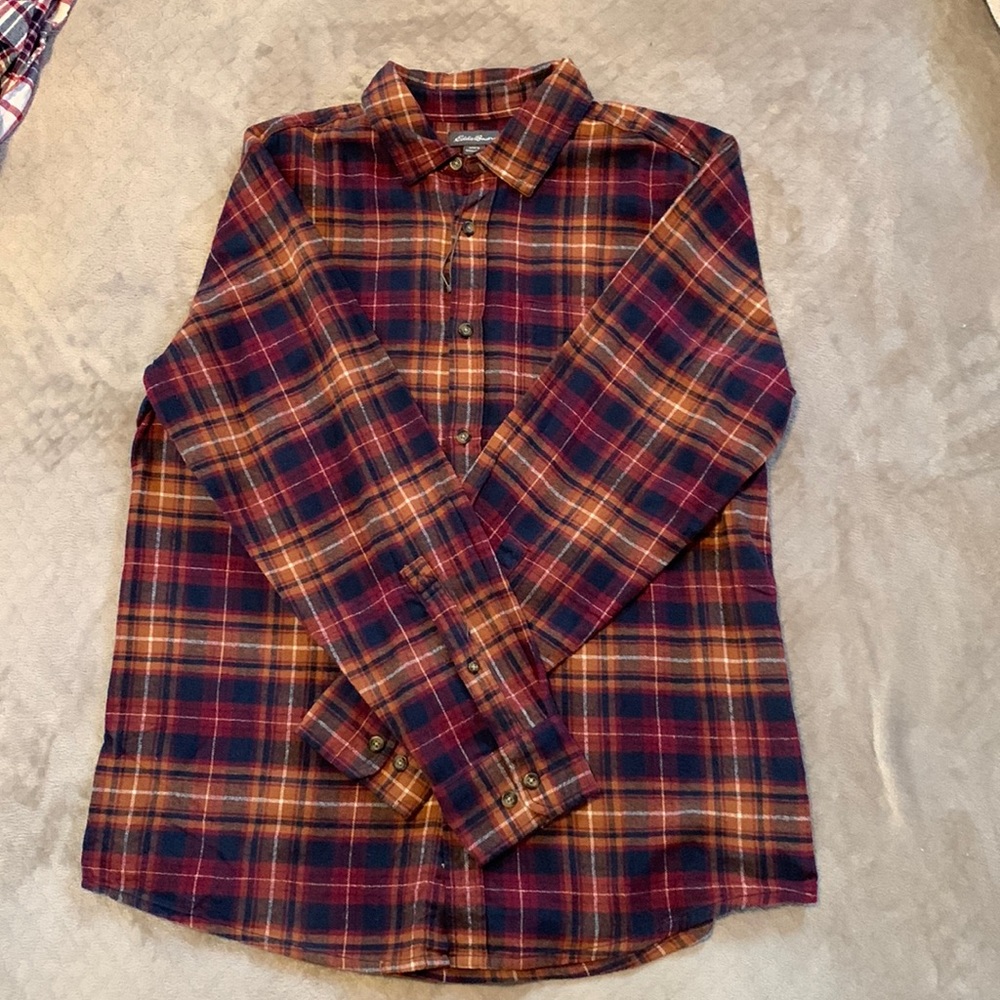 Eddie Bauer men’s flannel. Never worn no tags.